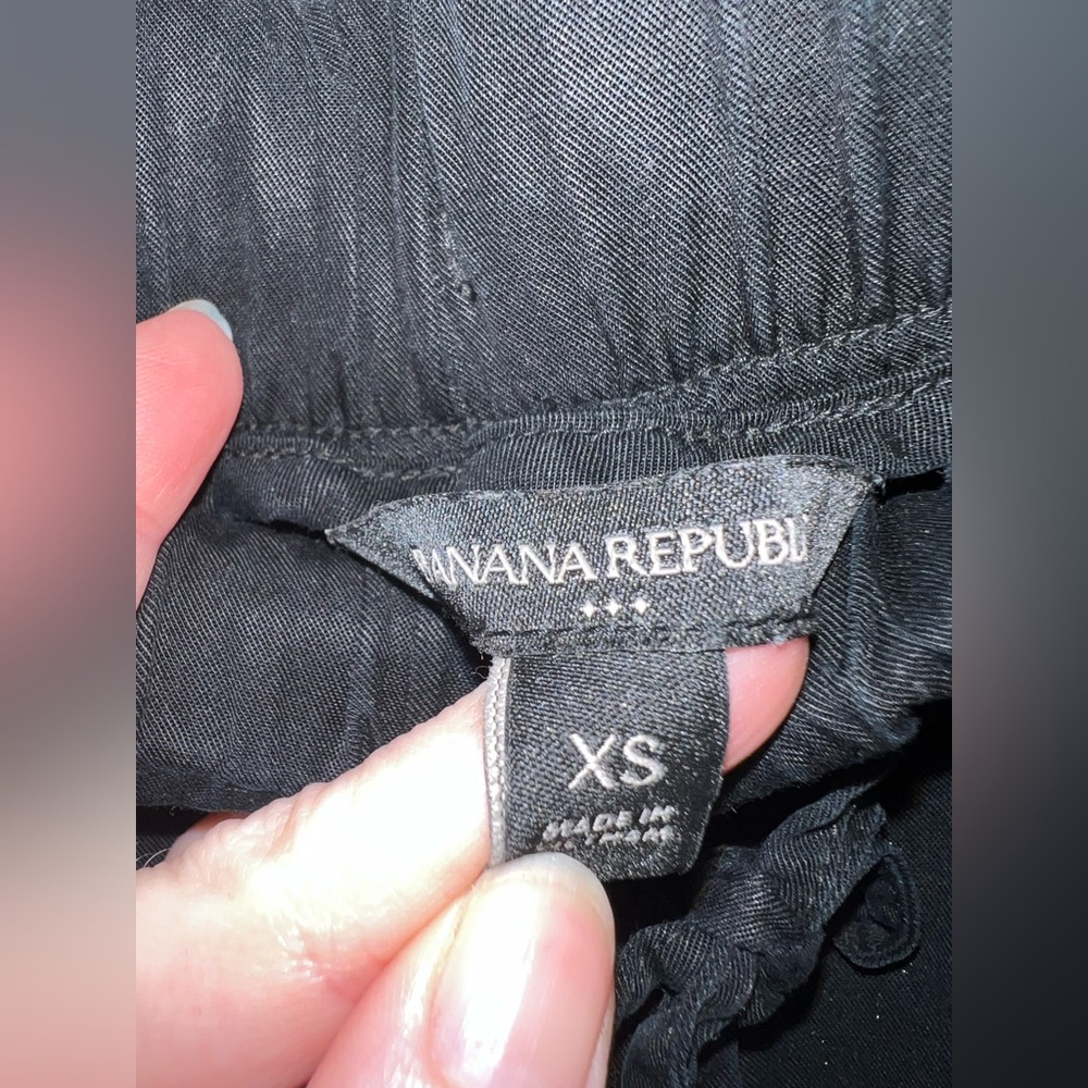 Banana Republic Black Cargo Pants - Picture 2 of 3